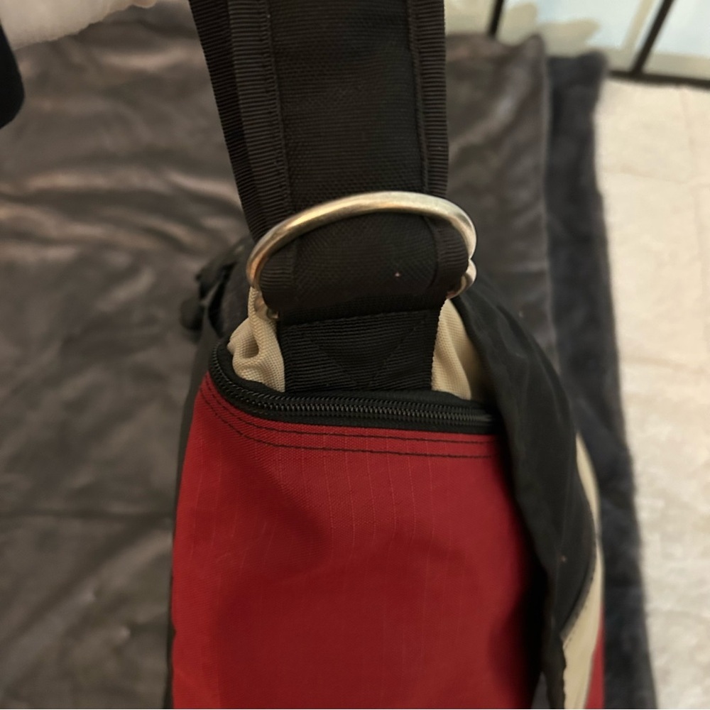 LL BEAN Messenger & Computer Bag Gently Used Black and Red Vintage - Picture 13 of 13